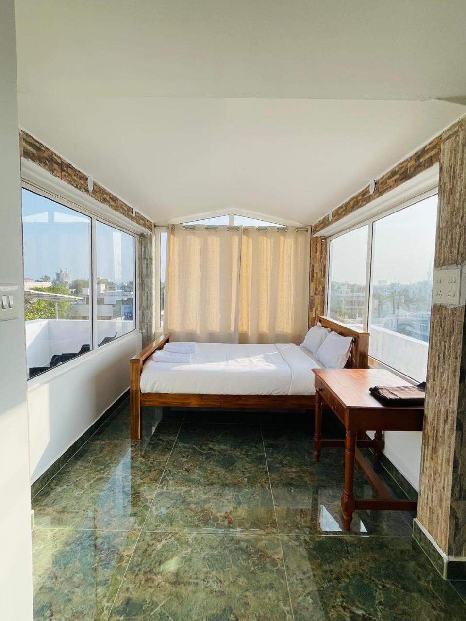 La Villa Marseille Пондичери Екстериор снимка